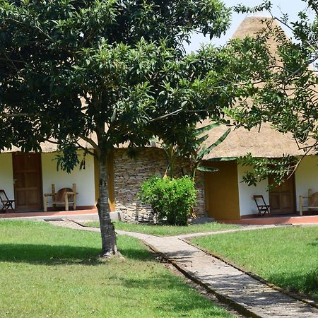 Kibale Guest Cottages Fort Portal Exteriér fotografie